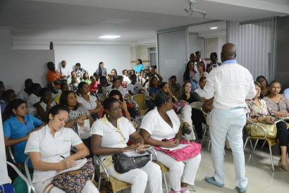 Personal mÃ©dico, enfermeras y bacteriÃ³logas recibieron capacitaciÃ³n sobre la meningitis y enfermedad meningococcica invasiva, por parte de la SecretarÃ­a de Salud Distrital