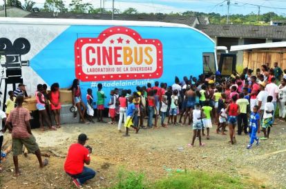 DirecciÃ³n TÃ©cnica de Cultura llevÃ³ cine bus a los niÃ±os del corregimiento de CÃ³rdoba y ciudadela San Antonio