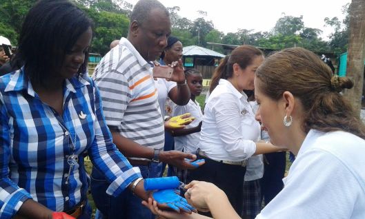 Alcalde y asesora de la Ministra de EducaciÃ³n colocaron la primera piedra a la obra del colegio Atanasio Girardot