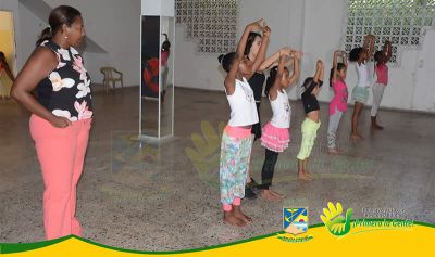 JÃ³venes y niÃ±os de Buenaventura inician clases de danza contemporÃ¡nea y ballet en la Casa de la Cultura Margarita Hurtado