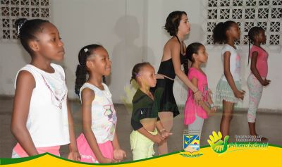 JÃ³venes y niÃ±os de Buenaventura inician clases de danza contemporÃ¡nea y ballet en la Casa de la Cultura Margarita Hurtado