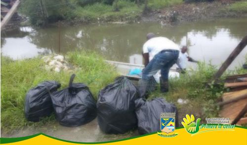 Establecimiento PÃºblico Ambiental apoya jornada de limpieza en los cuerpos de agua del Distrito