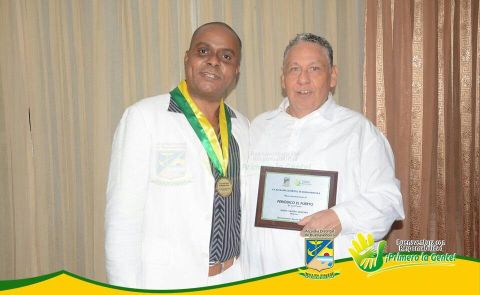 AlcaldÃ­a Distrital entregÃ³ medalla de periodismo Antonio Ahumada FernÃ¡ndez