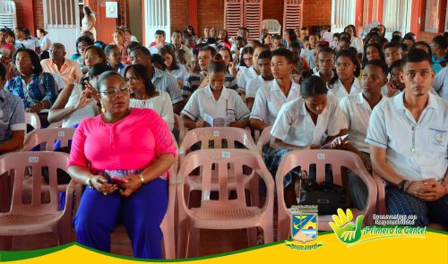 Con Ã©xito se realizÃ³ el foro Ambiente Escolar