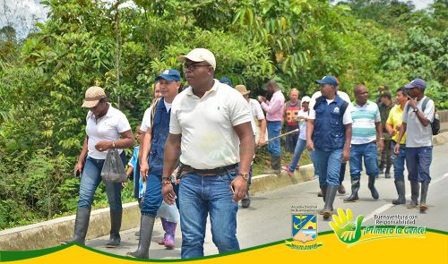 Funcionarios del distrito y de la gerencia Todos Somos PacÃ­fico realizaron recorrido por el terreno donde se tiene proyectado la construcciÃ³n del nuevo relleno sanitario