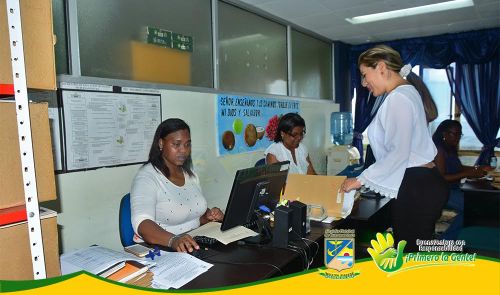 Ministerio de EducaciÃ³n continÃºa realizando acompaÃ±amiento a la secretarÃ­a del ramo en Buenaventura