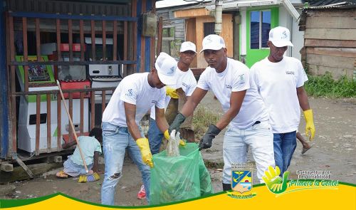 Establecimiento PÃºblico Ambiental apoyÃ³ jornada de recuperaciÃ³n y limpieza en el barrio Pampalinda
