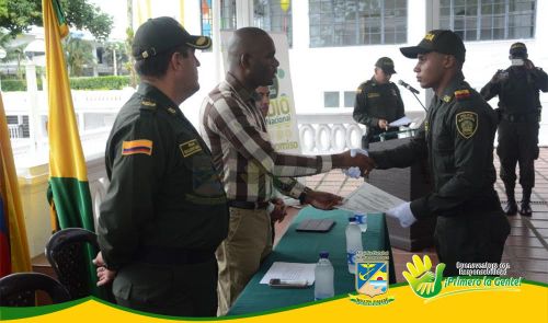 Secretario de Gobierno presidiÃ³ juramento de bandera de nuevos auxiliares bachilleres