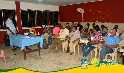 Comerciantes de madera en Buenaventura son capacitados en derecho y normas jurÃ­dicas
