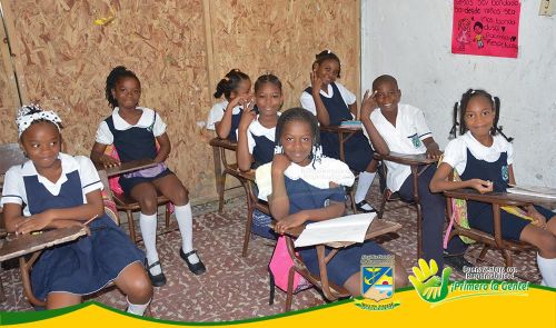 SecretarÃ­a de EducaciÃ³n realiza entrega de pupitres en 20 instituciones educativas oficiales de la ciudad