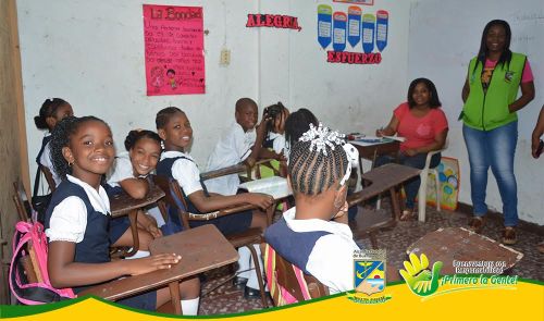 SecretarÃ­a de EducaciÃ³n realiza entrega de pupitres en 20 instituciones educativas oficiales de la ciudad