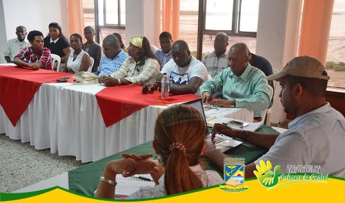 Alcalde Distrital se reuniÃ³ con los consejos comunitarios del RÃ­o Dagua para tratar el tema del macroproyecto San Antonio