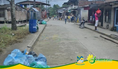 Establecimiento PÃºblico Ambiental brinda apoyo en jornada de aseo y ornato en los barrios Juan XXIII y MarÃ­a Eugenia