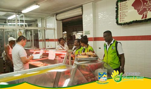 Comerciantes de la plaza de mercado JosÃ© Hilario LÃ³pez recibieron capacitaciÃ³n ambiental para su reubicaciÃ³n