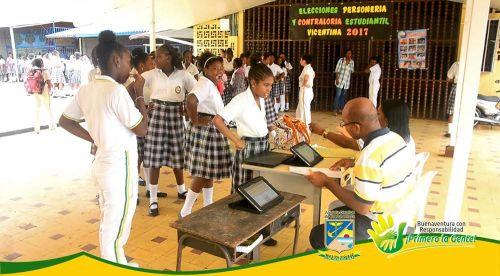 AdministraciÃ³n Distrital se sumÃ³ a la fiesta democrÃ¡tica donde estudiantes de la instituciÃ³n educativa San Vicente de PaÃºl escogieron Personera y Contralora Estudiantil