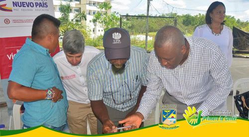 Comunidades negras e indÃ­genas recibieron tres plantas elÃ©ctricas por parte del Alcalde Distrital y director de la Unidad para la AtenciÃ³n y ReparaciÃ³n Integral a las VÃ­ctimas