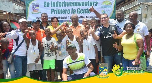 Personas de todas las edades asistieron masivamente a la jornada de salud, recreaciÃ³n y belleza adelantada por el despacho de la Gestora Social en el barrio La Playita