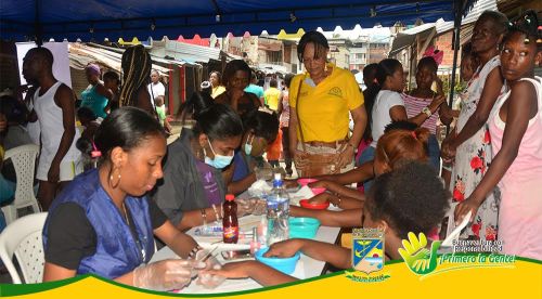 Personas de todas las edades asistieron masivamente a la jornada de salud, recreaciÃ³n y belleza adelantada por el despacho de la Gestora Social en el barrio La Playita