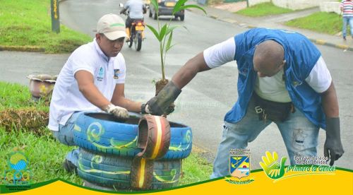 Con una exitosa jornada de siembra el Establecimiento PÃºblico Ambiental de Buenaventura conmemorÃ³ el DÃ­a del Ãrbol
