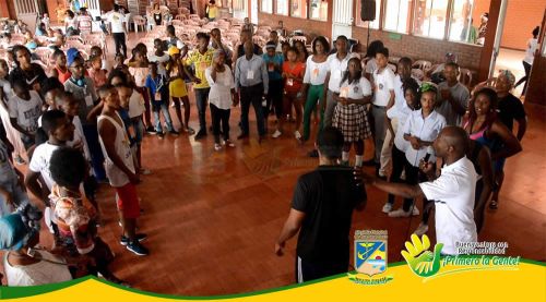 Nutrida participaciÃ³n en el intercambio cultural Tejiendo RaÃ­ces