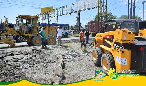 SecretarÃ­a de Infraestructura Vial apoya con maquinaria y mano de obra adecuaciÃ³n de la vÃ­a en la Palera 