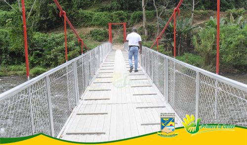 Puente en Cisneros construido por la AdministraciÃ³n Distrital fue puesto al servicio de la comunidad