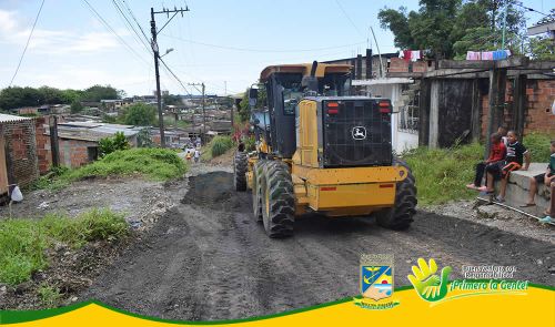 Con maquinaria de la SecretarÃ­a de Infraestructura se mejora vÃ­a del barrio El Oriente