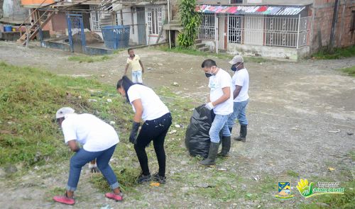 DTA apoyÃ³ jornada de aseo realizada en cuatro sectores de Buenaventura 