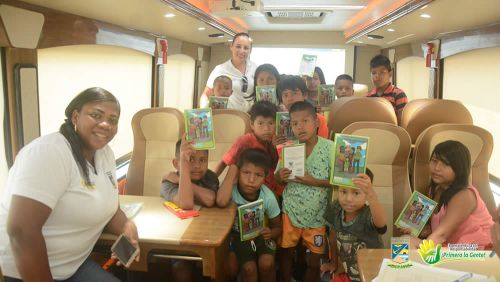 Los niÃ±os y niÃ±as del Distrito se subieron al Bus de La ParticipaciÃ³n