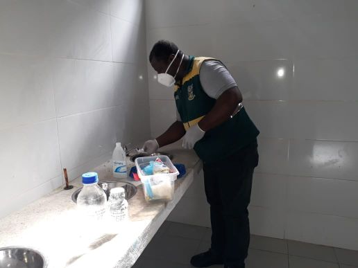 Salud ambiental toma muestras del agua en el corregimiento nÃºmero ocho como medida sanitaria