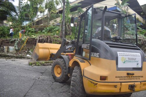 Se realizÃ³ la demoliciÃ³n del muro a punto de colapsar en la instituciÃ³n educativa San Rafael