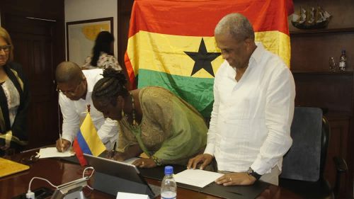Embajadora de Ghana visitÃ³ el Distrito, conociÃ³ sus potencialidades y recibiÃ³ las llaves de la ciudad