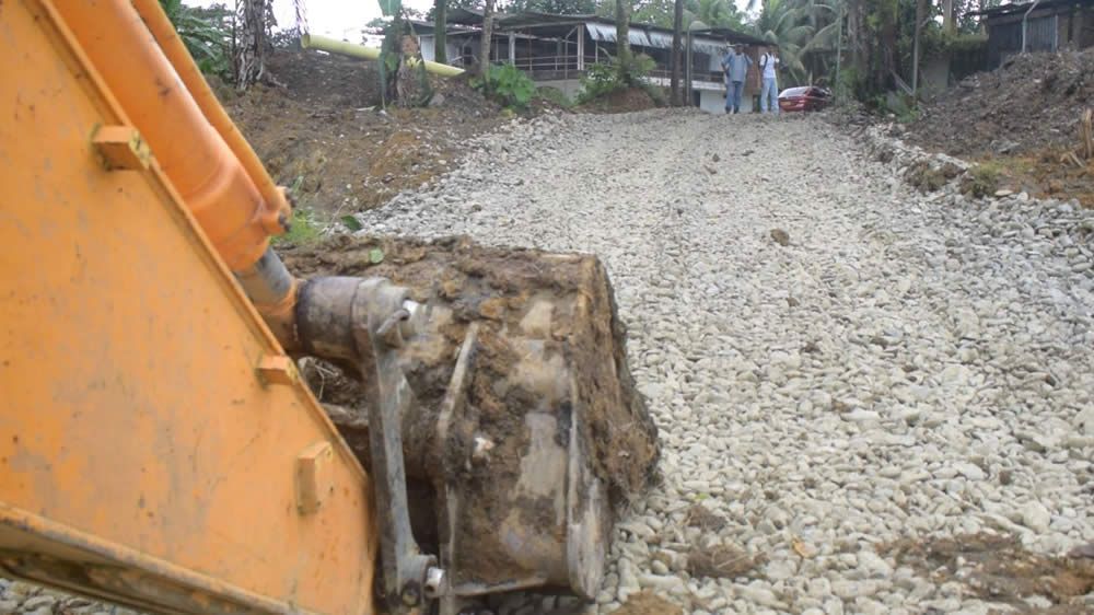 Mejoramiento vial en las veredas Las Palmeras y La Victoria del corregimiento #8