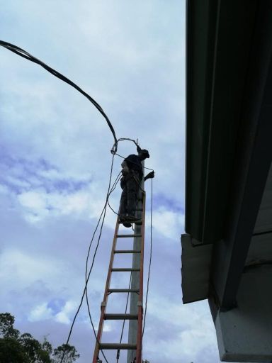 Comunidad de La Vuelta y San Pedro se beneficiaron con la entrega de suministros de redes elÃ©ctricas por parte de la AlcaldÃ­a Distrital