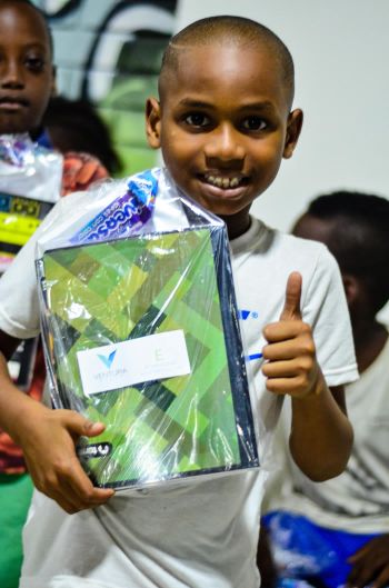Gestor Social realizÃ³ entrega de kits escolares para las niÃ±as y niÃ±os de la localidad Isla Cascajal