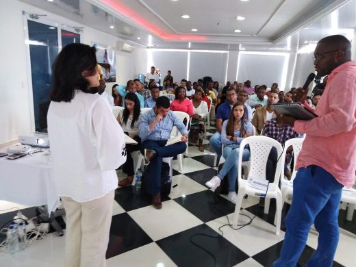 Gestor Social participÃ³ en la socializaciÃ³n del proyecto de ModernizaciÃ³n de las TICS