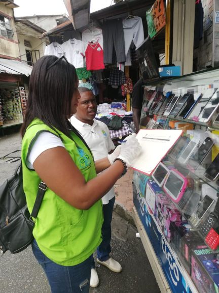 Jornada de socializaciÃ³n en recolecciÃ³n de pilas realizÃ³ el EPA con los comerciantes de Pueblo Nuevo y el centro de la ciudad  