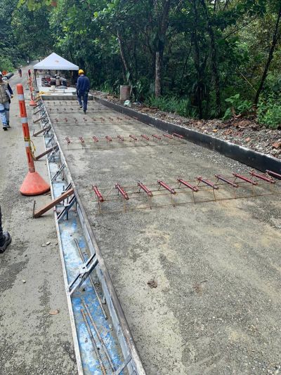 Gobernadora del Valle y Alcaldesa (e) del Distrito hicieron recorrido por la vÃ­a SimÃ³n BolÃ­var, verificando avances de la pavimentaciÃ³n