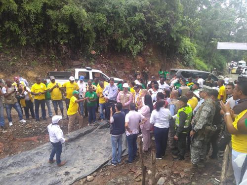 Gobernadora del Valle y Alcaldesa (e) del Distrito hicieron recorrido por la vÃ­a SimÃ³n BolÃ­var, verificando avances de la pavimentaciÃ³n