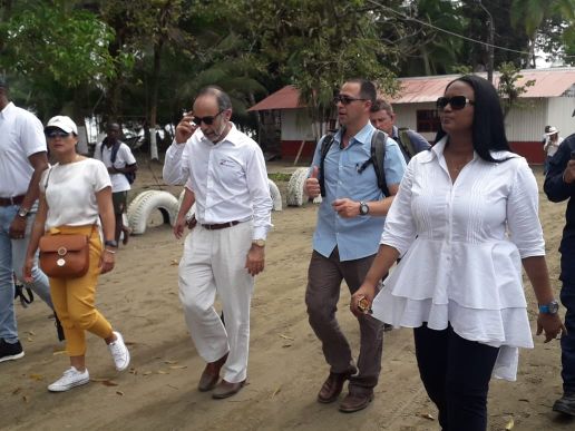 Alcaldesa encargada visitÃ³ junto al embajador del Reino Unido el corregimiento de BazÃ¡n - Bocana