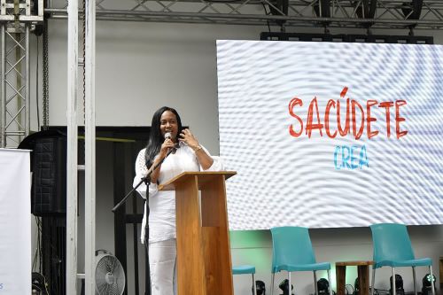 La Alcaldesa (e) de Buenaventura, Maby Yineth Viera Angulo, agradeciÃ³ la visita al Distrito de la Primera Dama de la NaciÃ³n, MarÃ­a Juliana Ruiz y la Ministra de Cultura, Carmen InÃ©s VÃ¡squez, para dar a conocer que Buenaventura fue escogida como una de las ciudades en la que se desarrollarÃ¡ el proyecto SacÃºdete