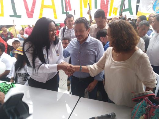 Alcaldesa (e) de Buenaventura hace presencia en la Minga IndÃ­gena en La Delfina  donde se adelanta la Mesa de NegociaciÃ³n con presencia de la Ministra del Interior, Nancy Patricia GutiÃ©rrez y la Gobernadora del Valle, Dilian Francisca Toro.