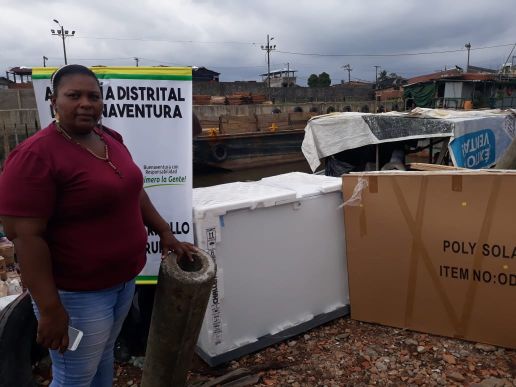 La AlcaldÃ­a entregÃ³ un congelador y un panel solar a la comunidad del rÃ­o Yurumangui