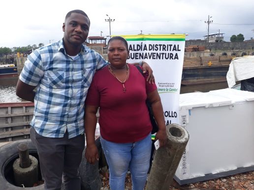 La AlcaldÃ­a entregÃ³ un congelador y un panel solar a la comunidad del rÃ­o Yurumangui