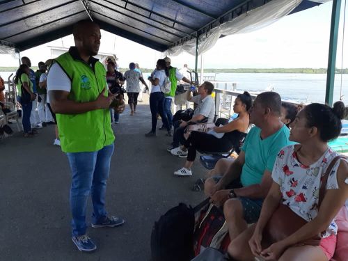 Jornada de sensibilizaciÃ³n a los turistas sobre preservaciÃ³n de la fauna y manejo de residuos realiza el Establecimiento PÃºblico Ambiental en el muelle turÃ­stico