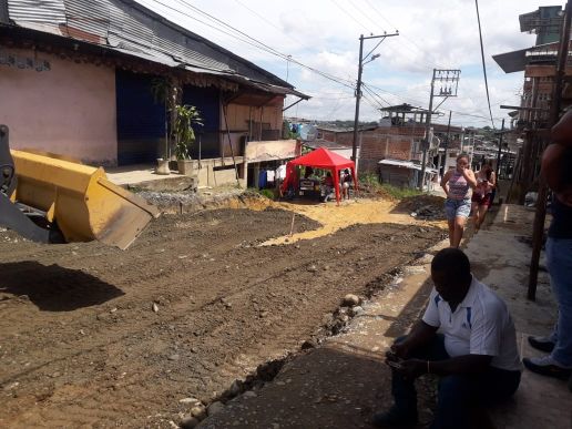Avanza pavimentaciÃ³n de la calle principal del barrio La CampiÃ±a con participaciÃ³n comunitaria