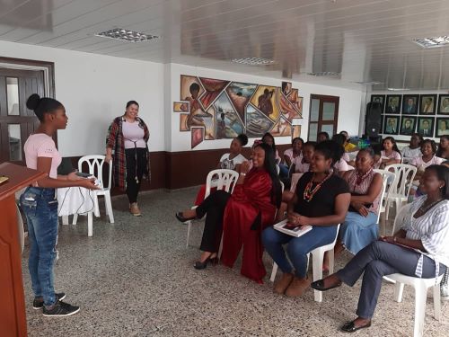 Mujeres JÃ³venes Constructoras de Paz se reunieron en la AlcaldÃ­a Distrital