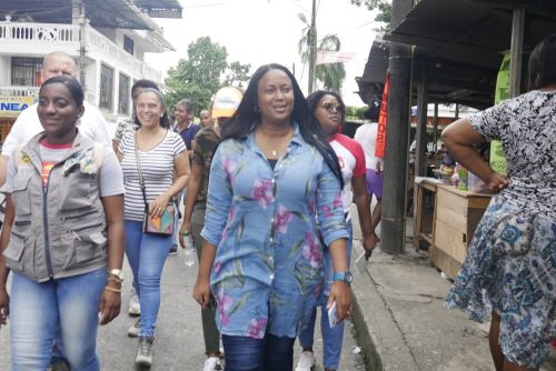 Alcaldesa realizÃ³ recorrido por la comuna diez