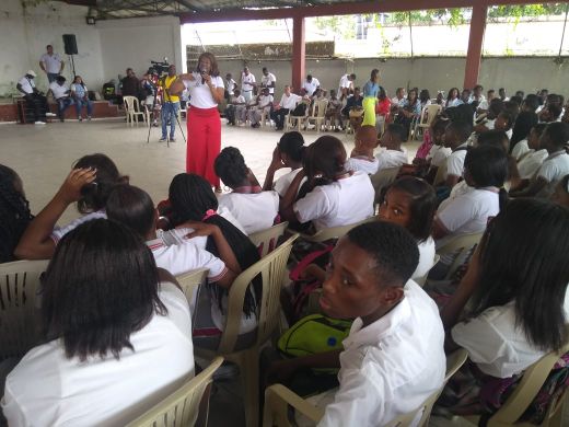 La Alcaldesa Distrital y la Secretaria de EducaciÃ³n implementaron zonas e en los colegios La AnunciaciÃ³n y Francisco JosÃ© de Caldas