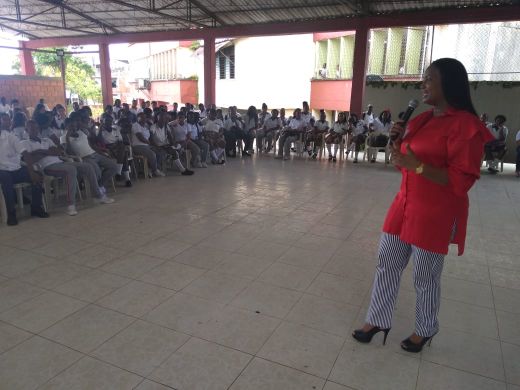 La Alcaldesa Distrital y la Secretaria de EducaciÃ³n implementaron zonas e en los colegios La AnunciaciÃ³n y Francisco JosÃ© de Caldas
